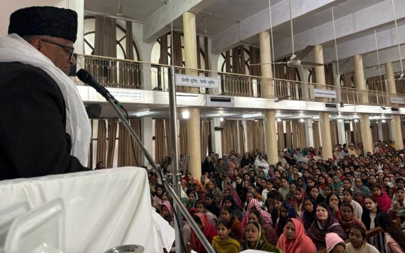 दुनियावी योग्यताएं और उपाधियां नहीं बल्कि परमात्मा की जानकारी ही सर्वोत्तम