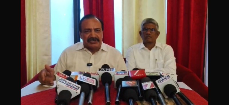 प्राइवेट बैंको द्वारा सेंकड़ों करोड़ रुपये के सरकारी धन के गबन एवं घोटालों ने बैंकों की विश्वसनीयता एवं साख पर लगाया सवालिया निशान -ओ पी सिहाग