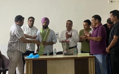 पार्षद गुरुसेवक पूनिया का सिटी हाईट सोसाइटी में हुआ भव्य स्वागत